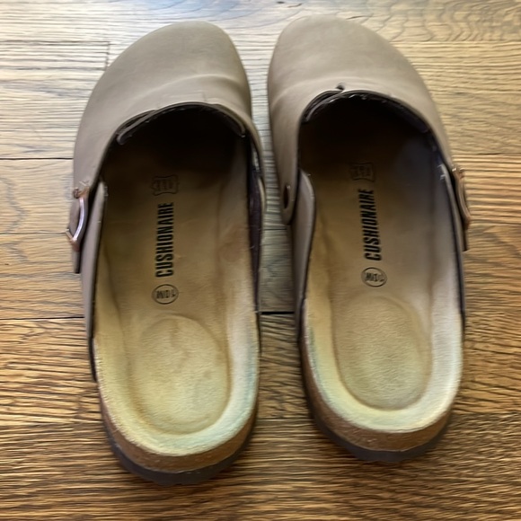 Cushionaire Clogs - Picture 3 of 5